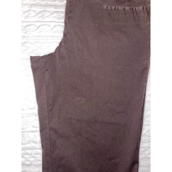 Women’s Dark Brown Mossimo Stretch Capri Bottoms 🤎 - Picture 2 of 12